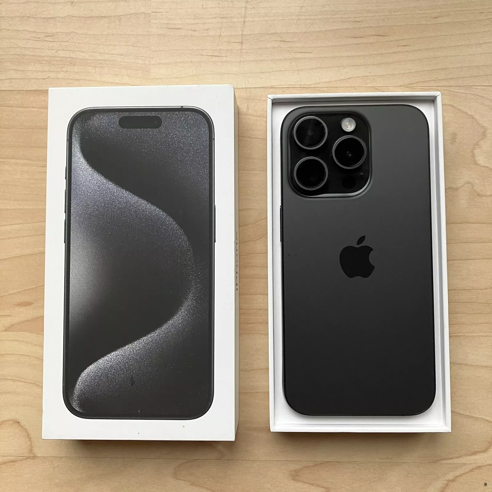 iPhone 15 Pro Max 256GB - Black Titanium - Unlocked-Image2